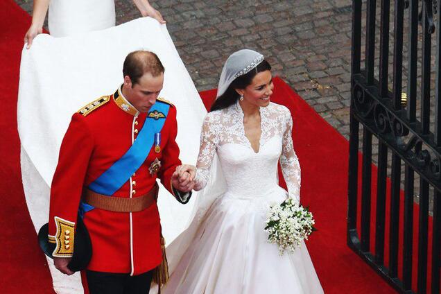 Королевские свадьбы: 8 роскошных нарядов