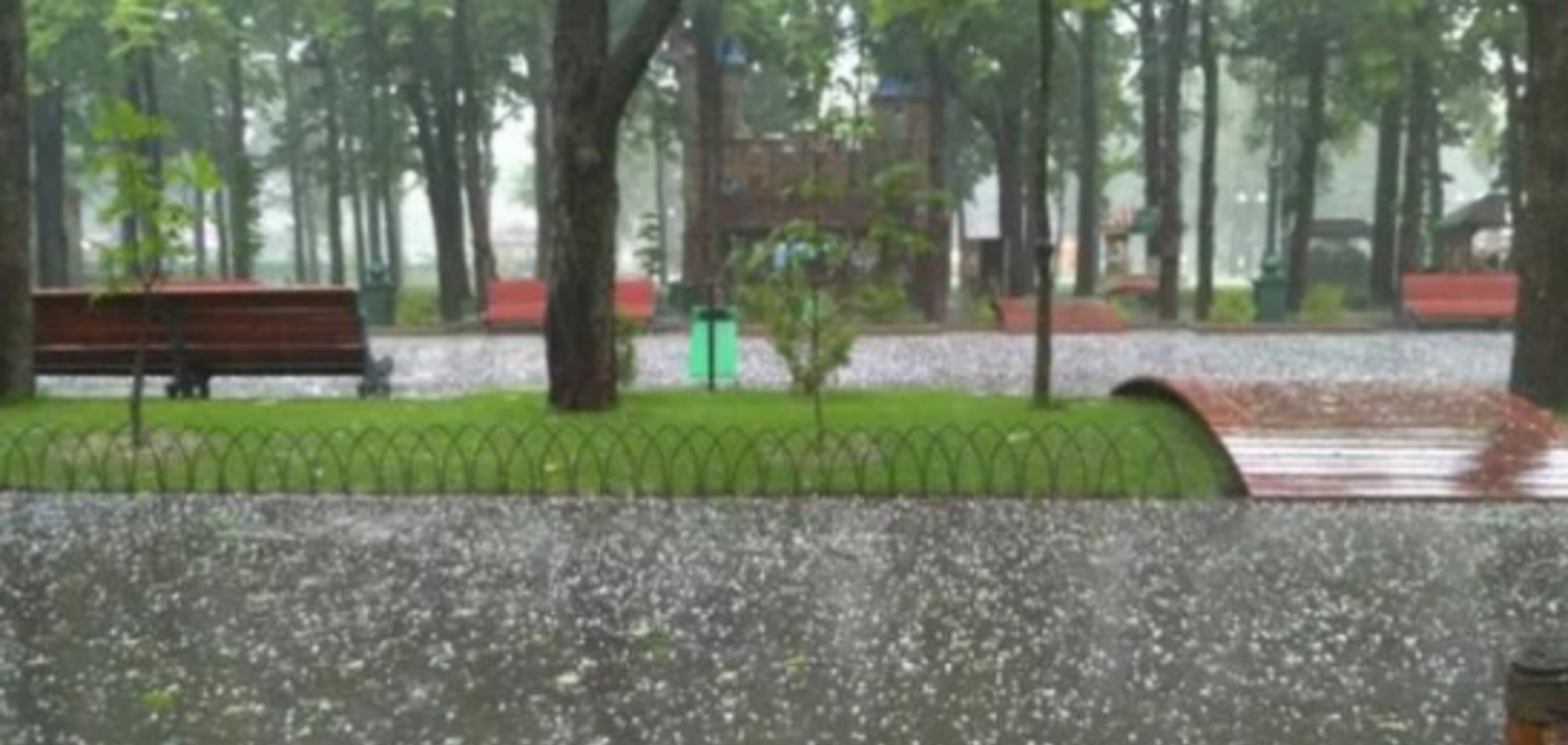 На Харків обрушилася стихія: місто 'потонуло' після зливи з градом