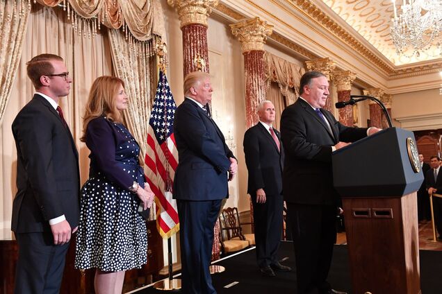 Госсекретарь США Помпео принес присягу