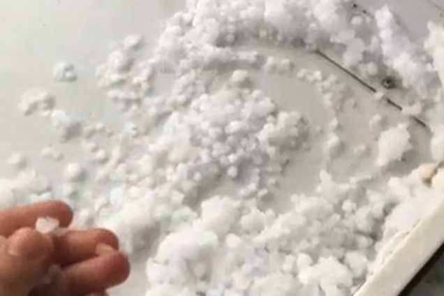 На Москву обрушился мощный град: видео погодного Армагеддона