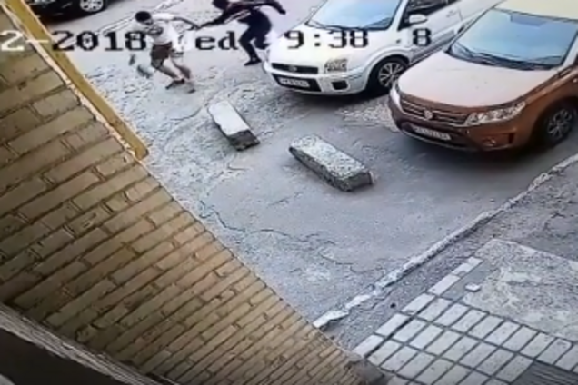 Нападение на 'киборга': полиция Киева показала видео случившегося