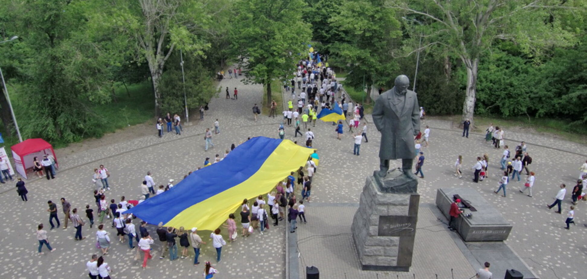 Мегамарш вишиванок в Одесі зняли з висоти: вражаюче відео