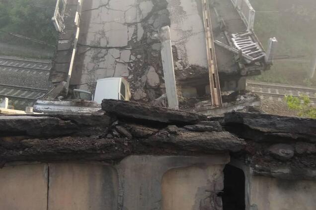 Дороги немає: терористи підірвали міст на Луганщині