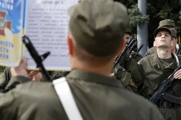 Доведення до самогубства? У Тернополі призовник випав з 5 поверху військкомату