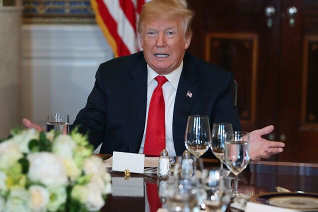 Спеціально з помилками: ЗМІ розкрили 'секрет' твіттера Трампа