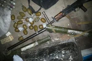 Як солдати ЗСУ вивозять зброю з Донбасу
