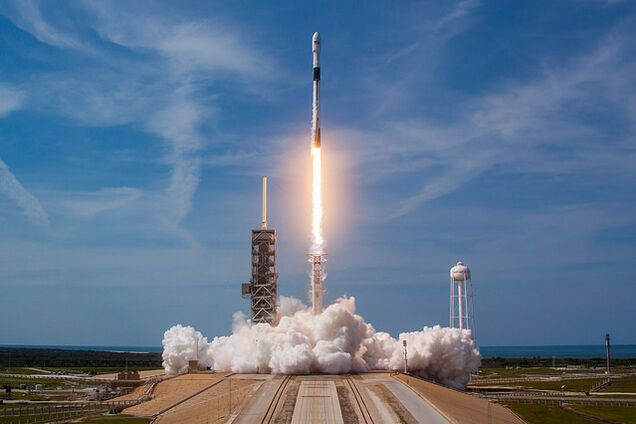 SpaceX запустил 7 спутников сразу: космические фото и видео