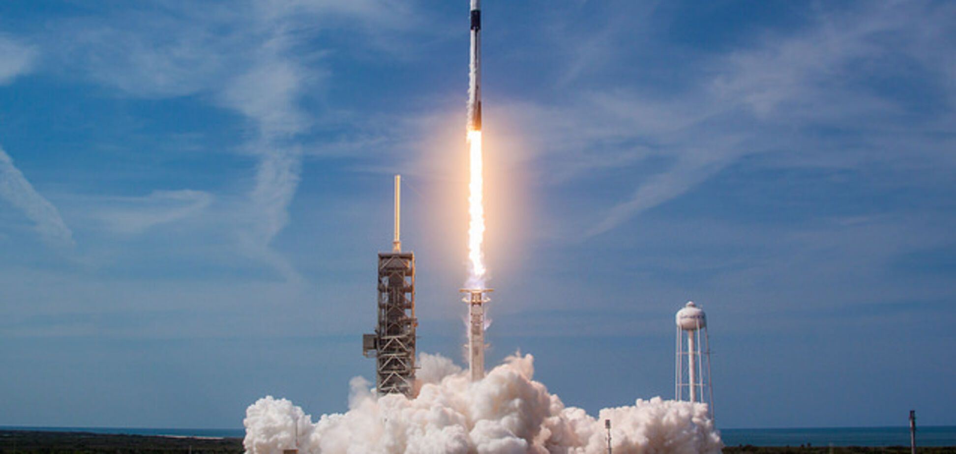 SpaceX запустил 7 спутников сразу: космические фото и видео