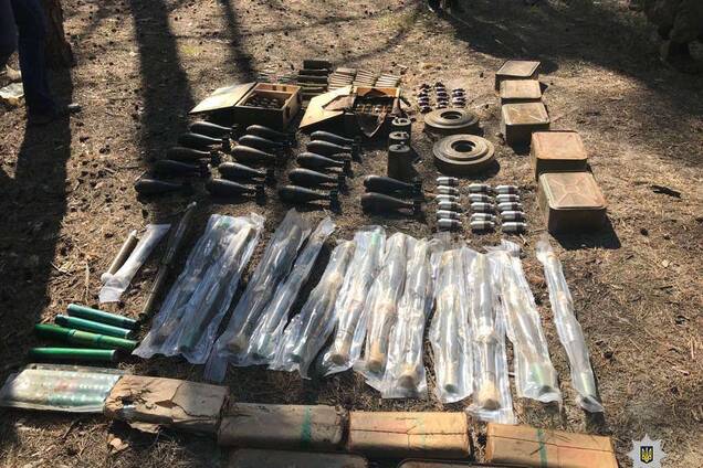 Сотні гранат, міни та патрони: під Дніпром виявили таємний арсенал з Донбасу