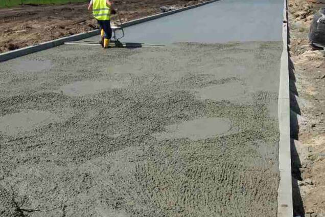 Не пробачають помилок: озвучені слабкі місця бетонних доріг в Україні