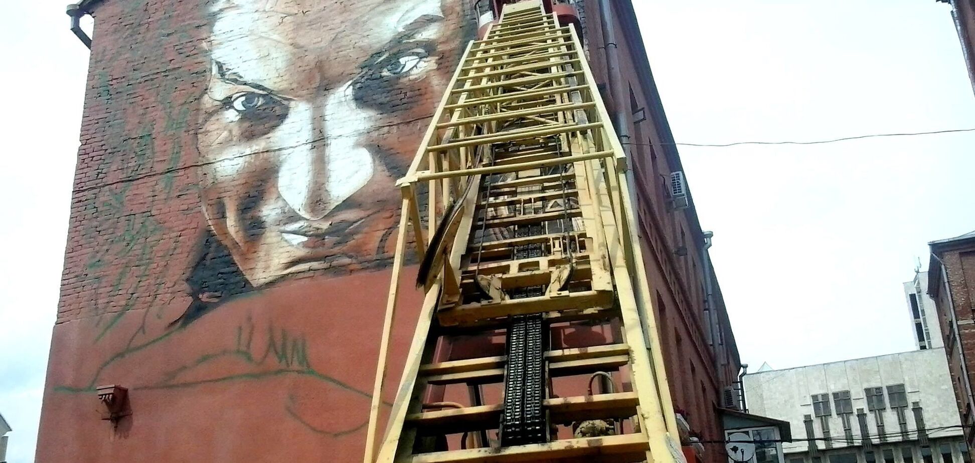 В Харькове появится уникальный мурал с Кузьмой Скрябиным. Фотофакт