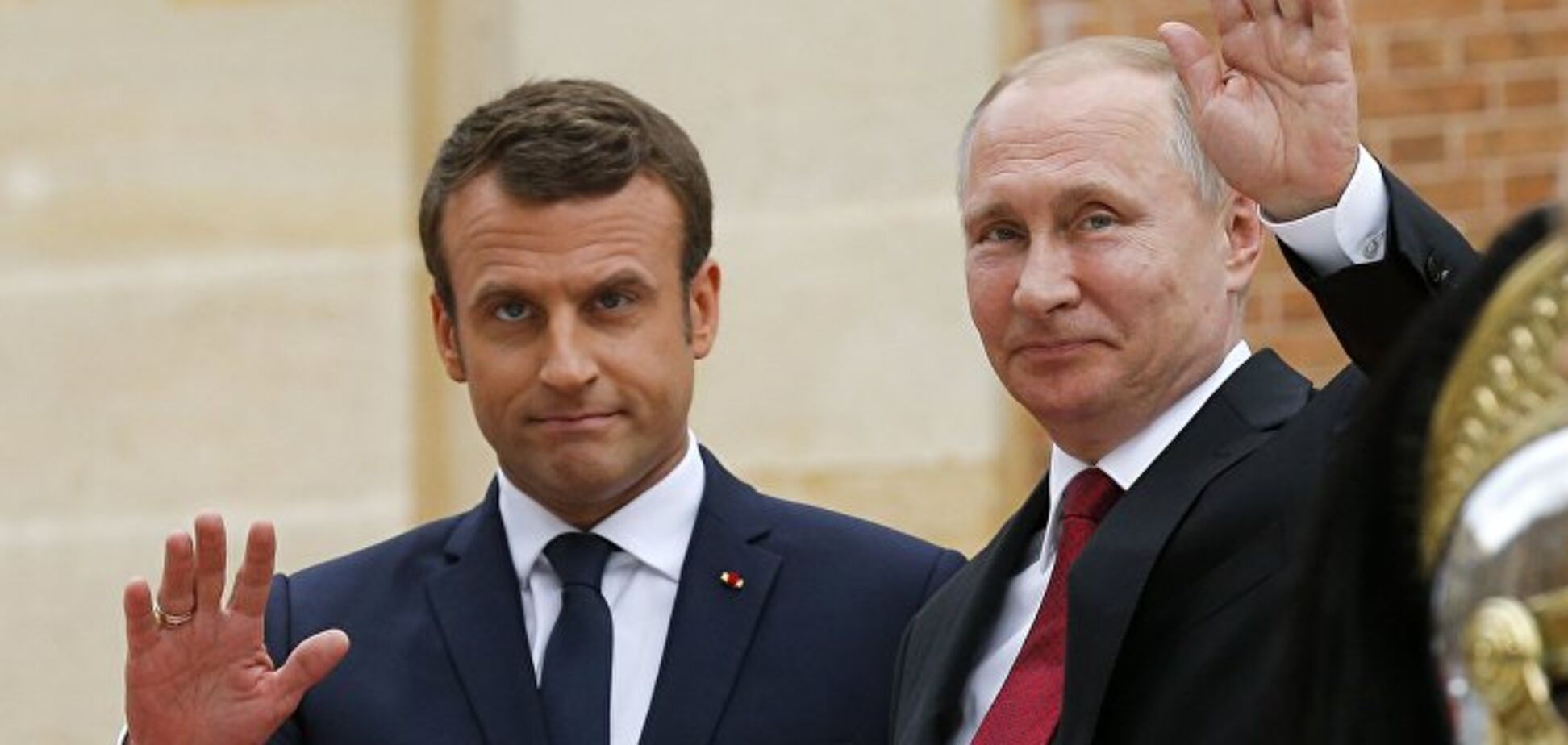 Владимир Путин и Эммануэль Макрон