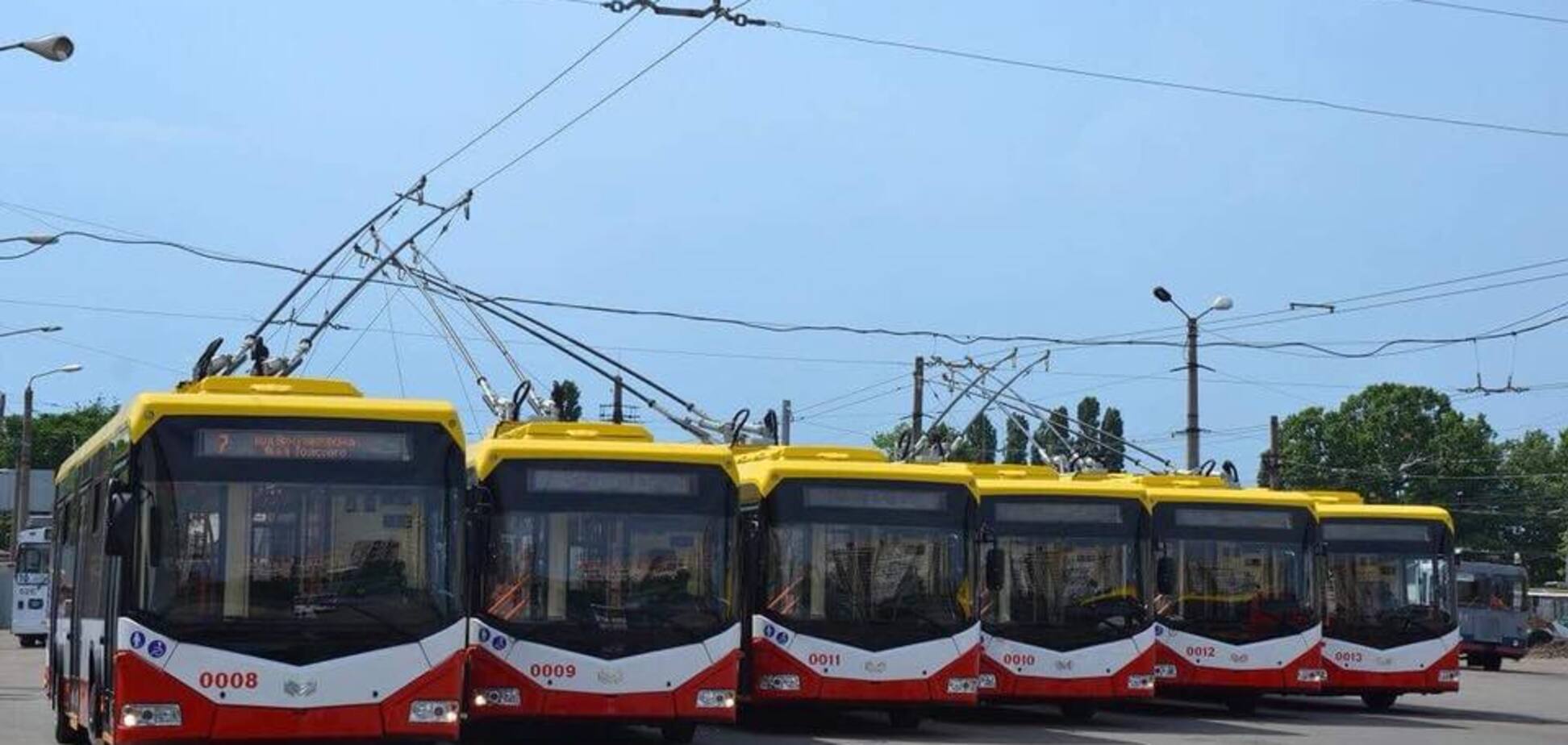 Можуть 'присідати': в Одесі похвалилися новим електротранспортом