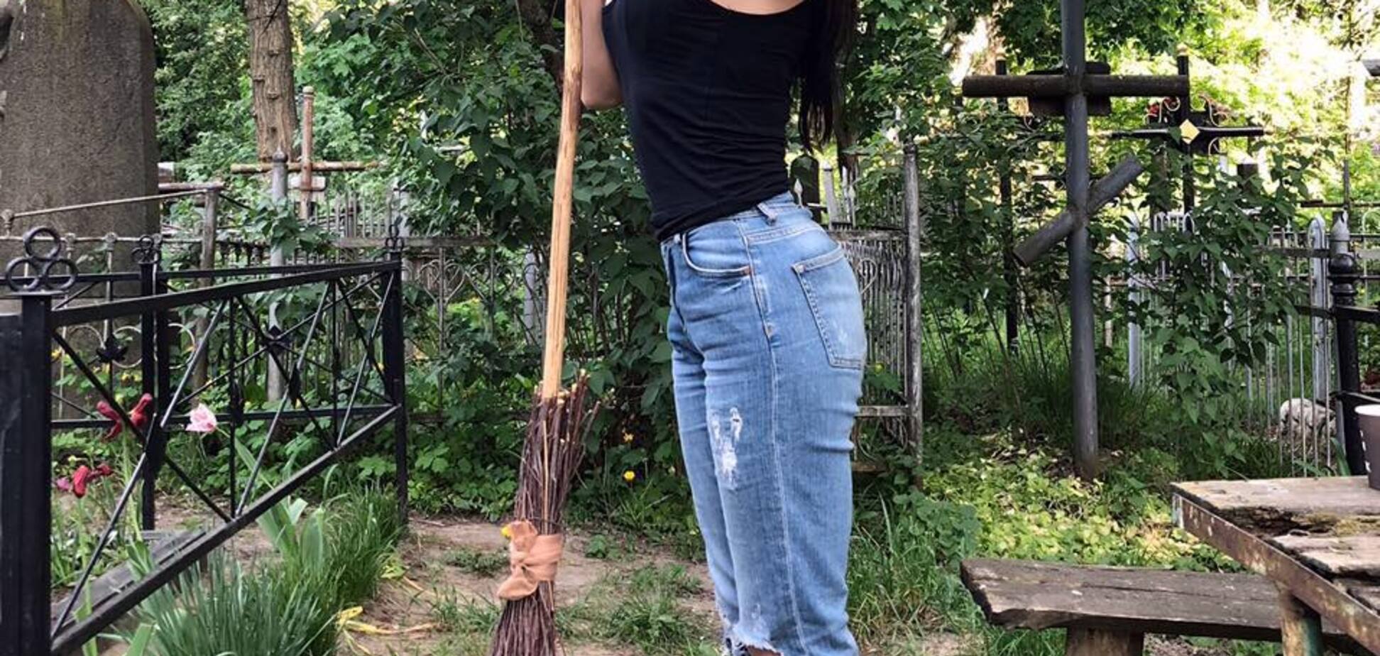 Фигурантка скандального снимка в Раде оказалась 'черной ведьмой'