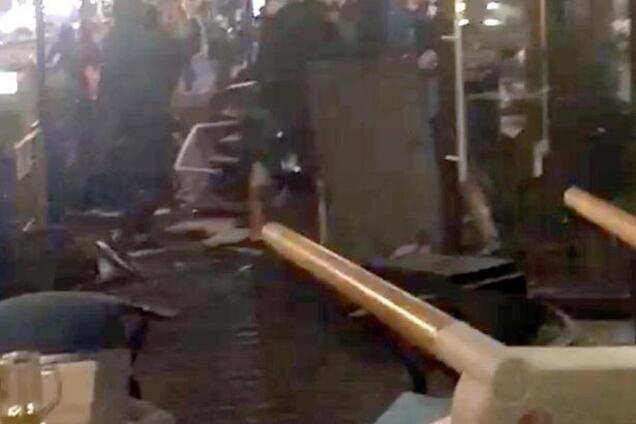 Избиение фанов 'Ливерпуля' в Киеве: появилось первое видео побоища