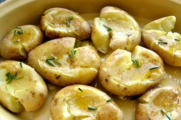 Запеченый картофель по-португальски