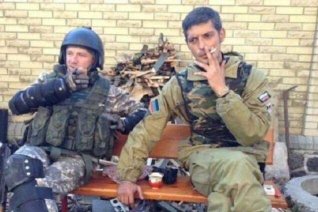 'А Гиви не привезли': в сети высмеяли 'подарок' на могилу 'Моторолы'