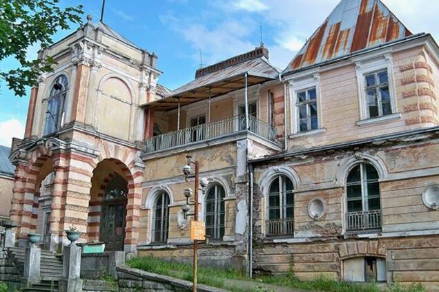 Живуть як у пеклі: журналісти показали 'секретну в'язницю' для особливих дітей на Львівщині