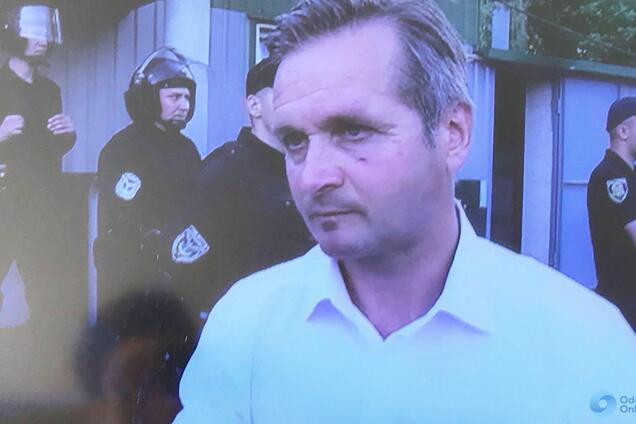 Українські фанати побили головного тренера клубу Прем'єр-ліги: фотофакт