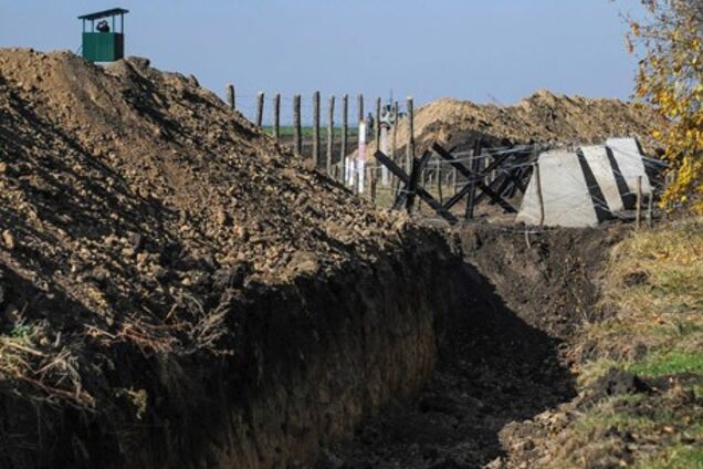 Боятся бегства террористов? Как Россия укрепила границу на Донбассе