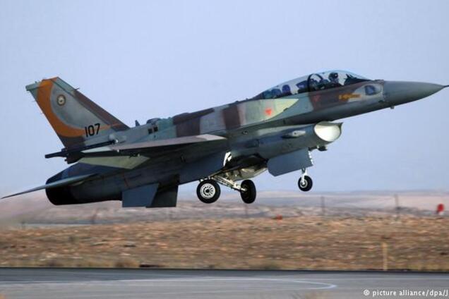 Нанес ответный удар: Израиль выпустил ракеты по сектору Газа