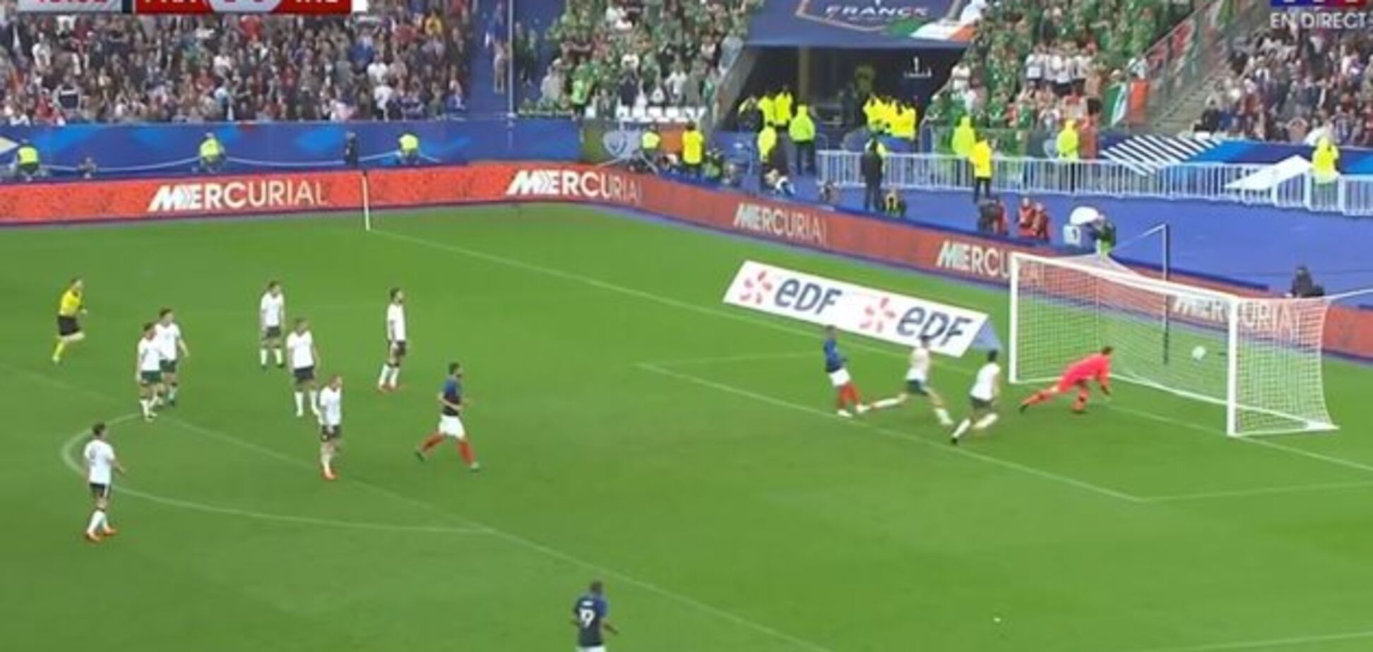 Заразився від Каріуса: воротар збірної Ірландії зробив дикий ляп в матчі з Францією - відео курйозу