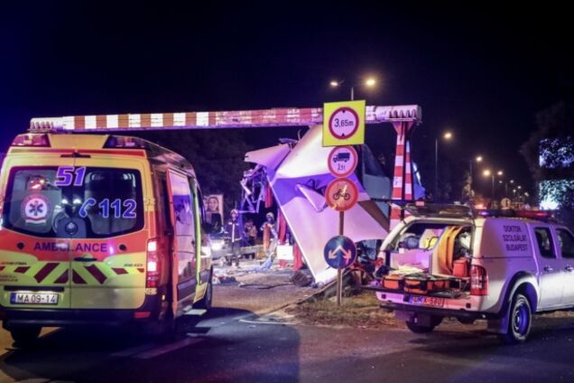 Зрізало півавтобуса: в Угорщині сталася страшна ДТП з українцями