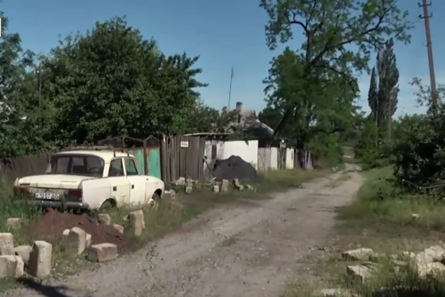 'Готовилась к выпускному': что известно о трагически погибшей на Донбассе девочке