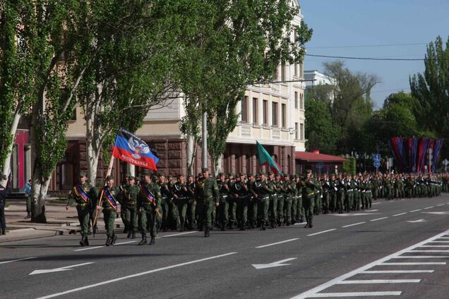 Рівняння на Росію: в 'ДНР' похвалилися парадом на 9 травня