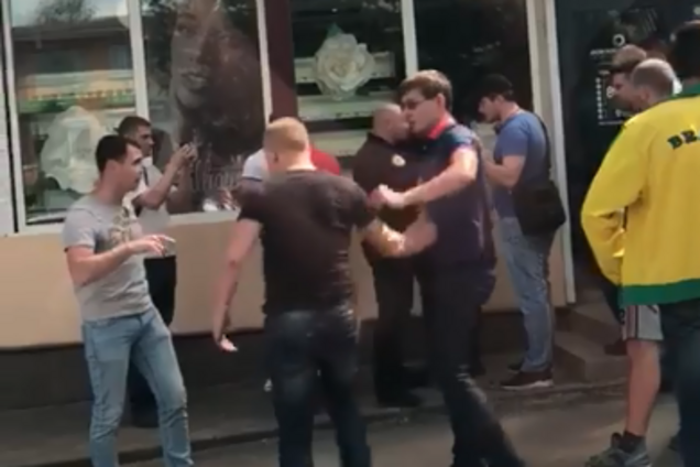 Стрілянина на зупинці під Києвом: стали відомі подробиці