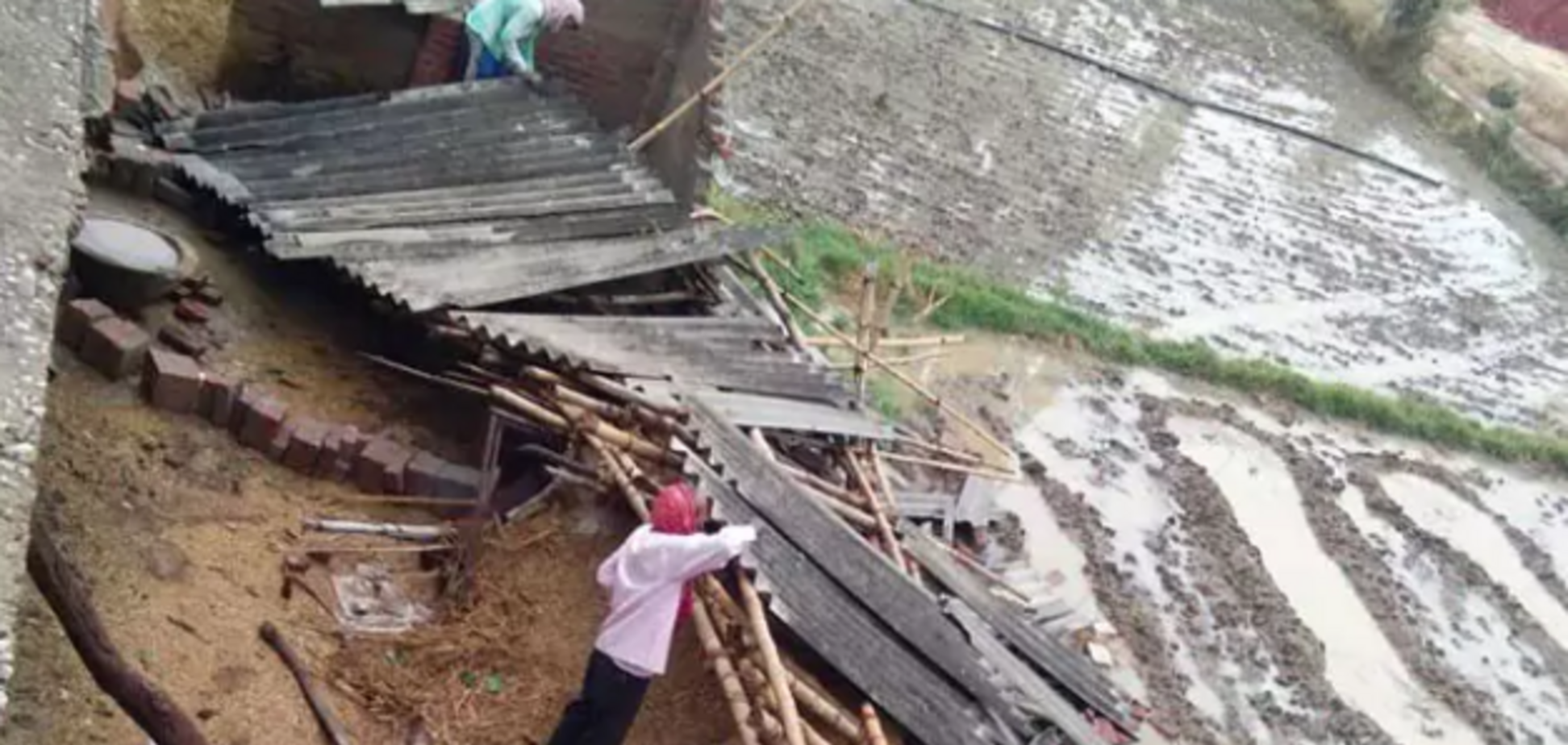 Вирвало дерева і сплюснуло будинки: в Індії буря вбила понад 100 осіб