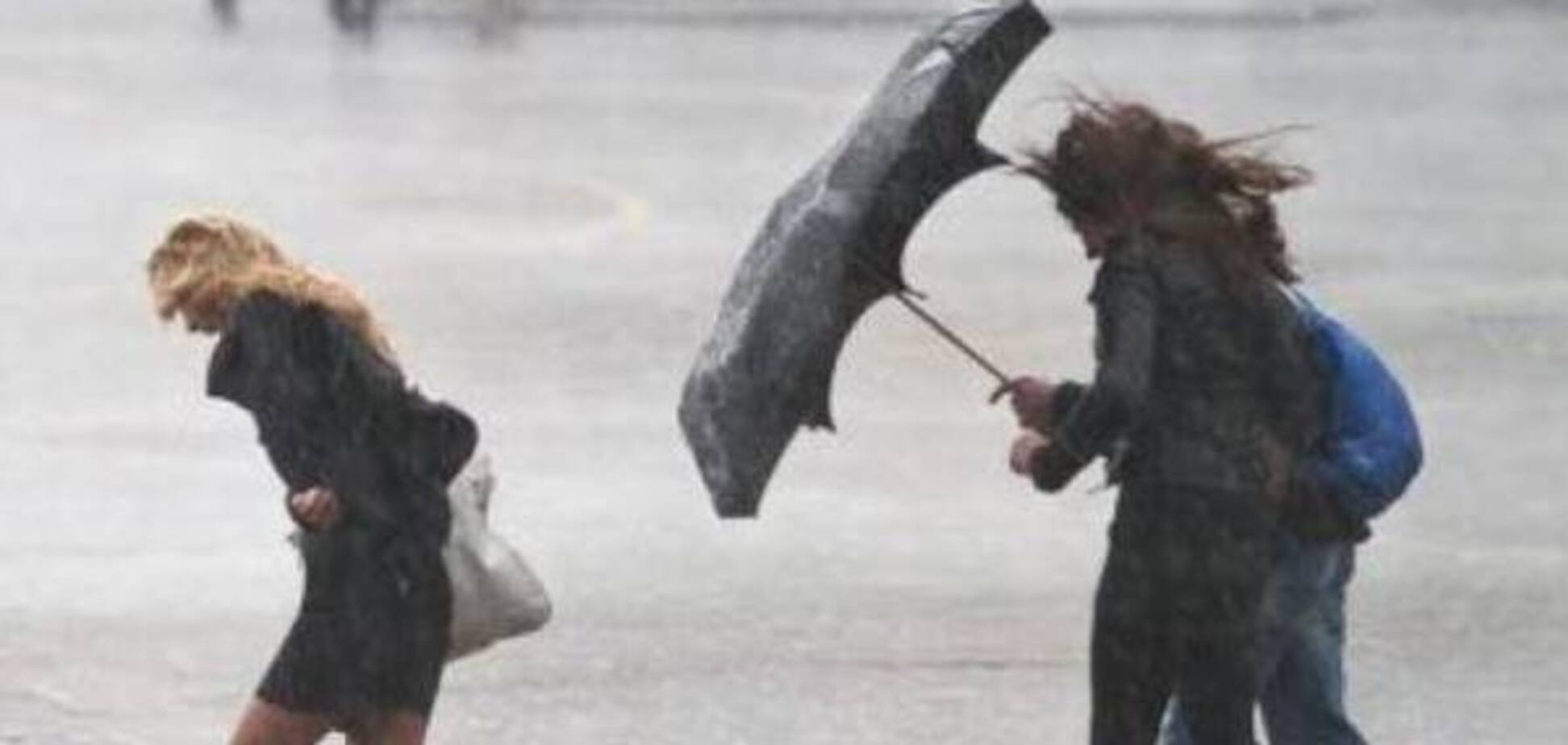 Накроет ''глупенький циклон'': в Киеве объявлено штормовое предупреждение 