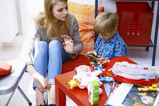 Украинским семьям будут оплачивать нянь из госбюджета