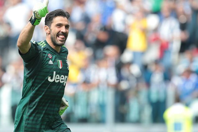 Буффон подписал контракт с новым клубом: названа зарплата
