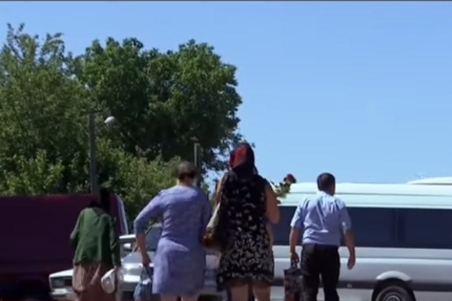 Мать Олега Винника похоронили в его родном селе: видеофакт