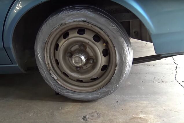 Як зробити шину з клейкої стрічки: відео