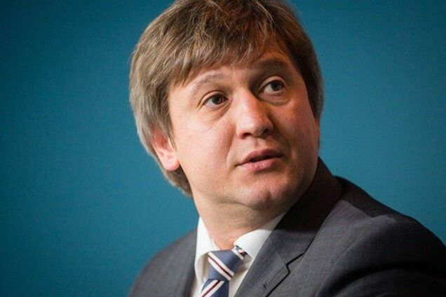 Данилюку пора на выход? СМИ узнали, как министр скрывал свои доходы