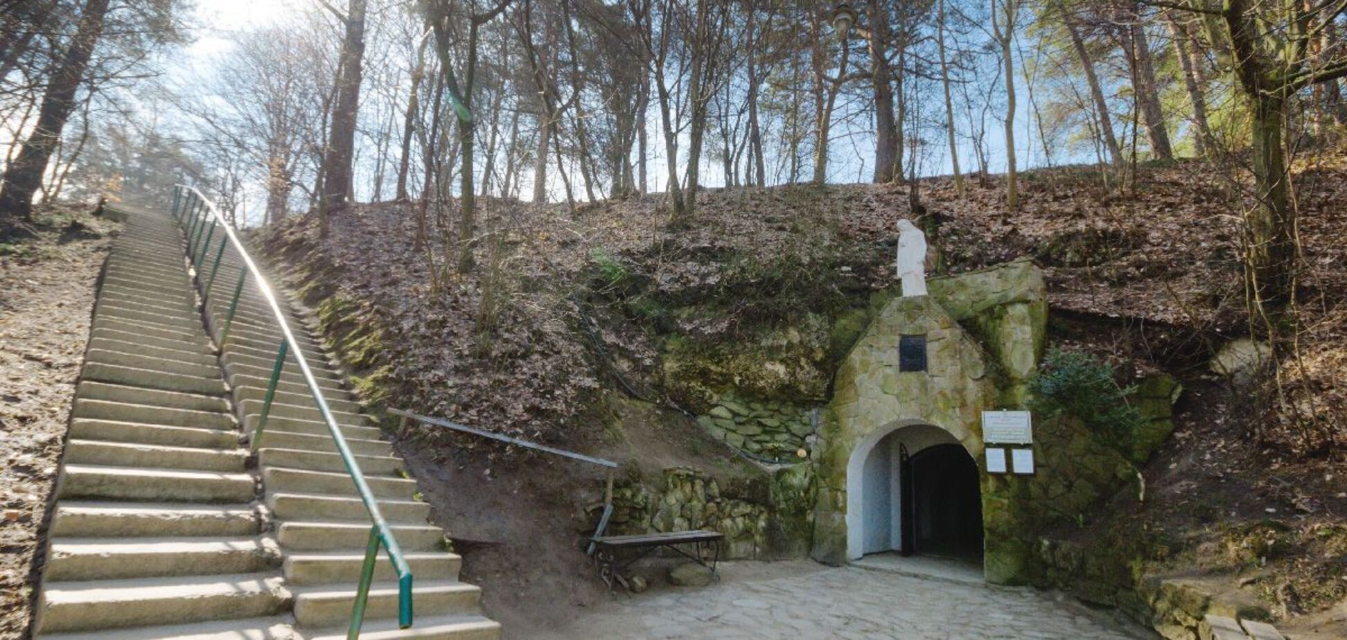 'Голгофа' на Львівщині: журналісти вразили однією з найдавніших святинь України