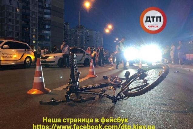 В Киеве авто кортежа сбило ребенка: видео первых минут ДТП