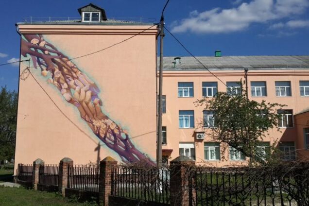 Об'єднав Україну: художник з Харкова створив незвичайні мурали в чотирьох містах