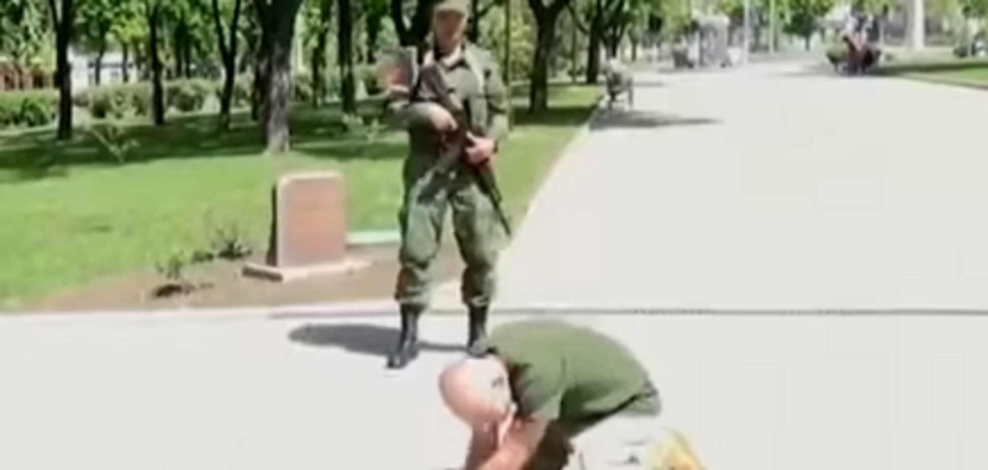 Впав на коліна: на росТБ показали зрадника України, що кається перед 'ДНР'