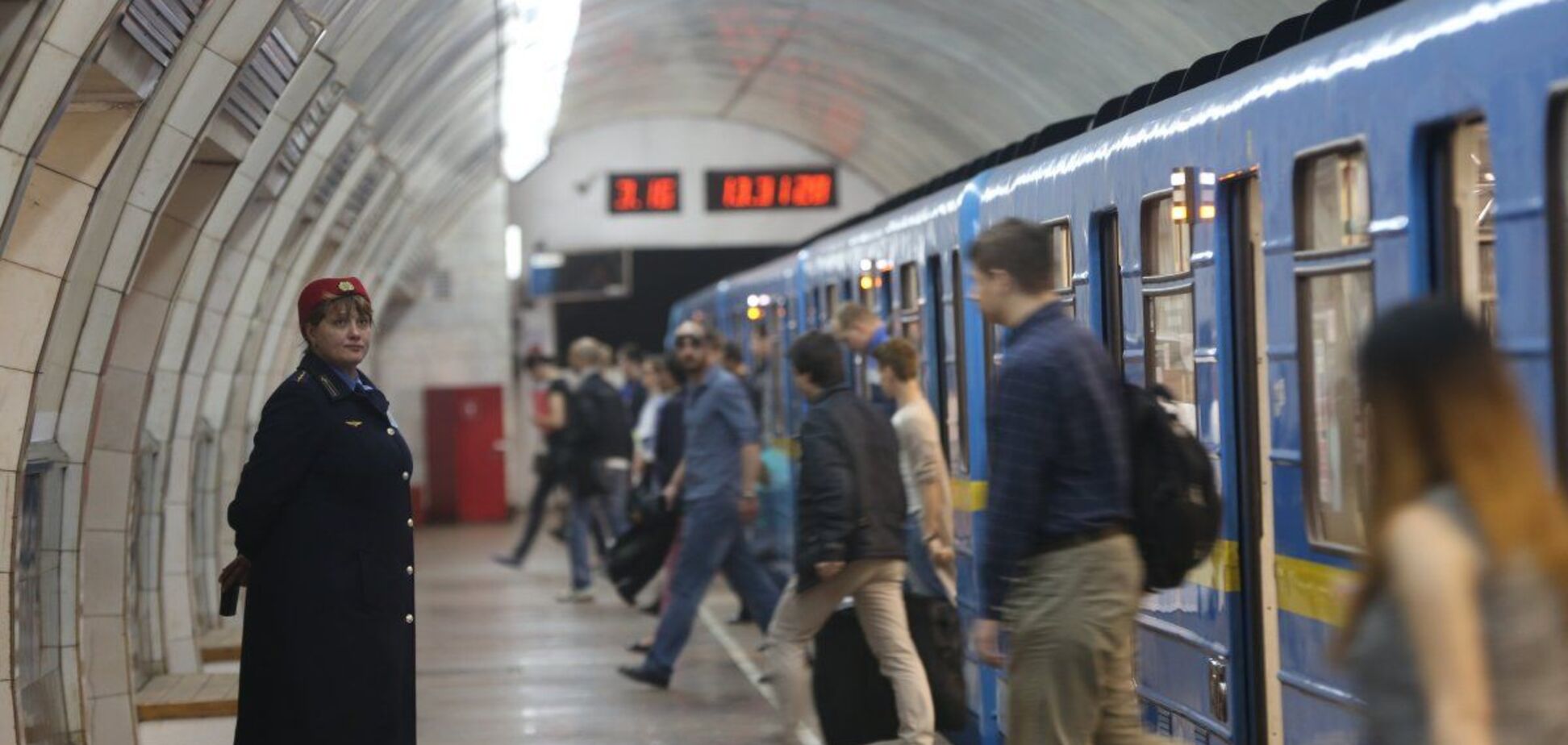 В киевском метро показали танцующего экстремала