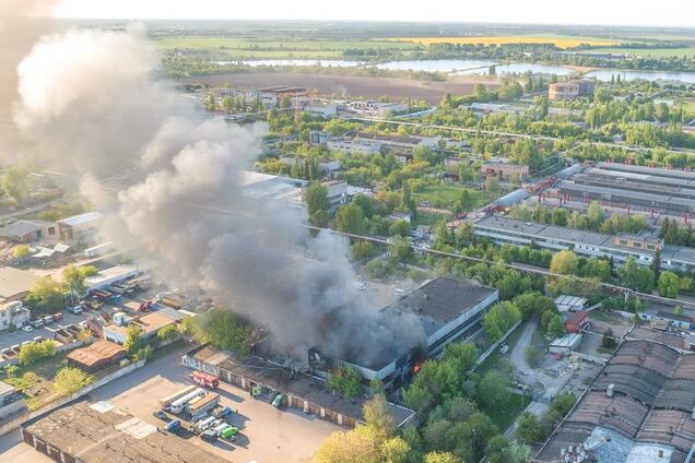 Масштабный пожар на складе под Киевом: в полиции рассказали, что произошло