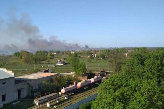 Вибухи в Балаклії: для гасіння пожежі задіяли авіацію