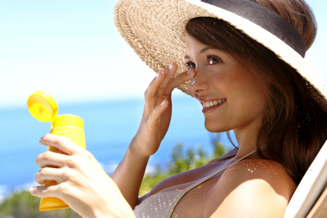 Ефективні б'юті-процедури та догляд за шкірою влітку: фахівці озвучили головні правила