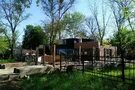 В Мариуполе снесли зоопарк с голодающими птицами