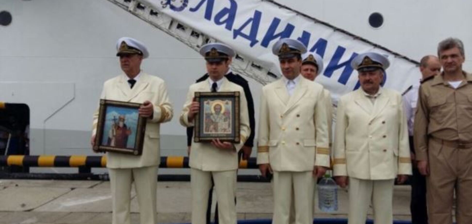Скандальный лайнер РФ провалил старт сезона в Крыму: что произошло