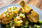 Куриные ножки с анансовой сальсой