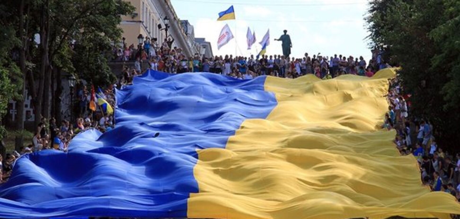 'Месть бандеровцу': в Одессе жилой массив обклеили жуткими листовками