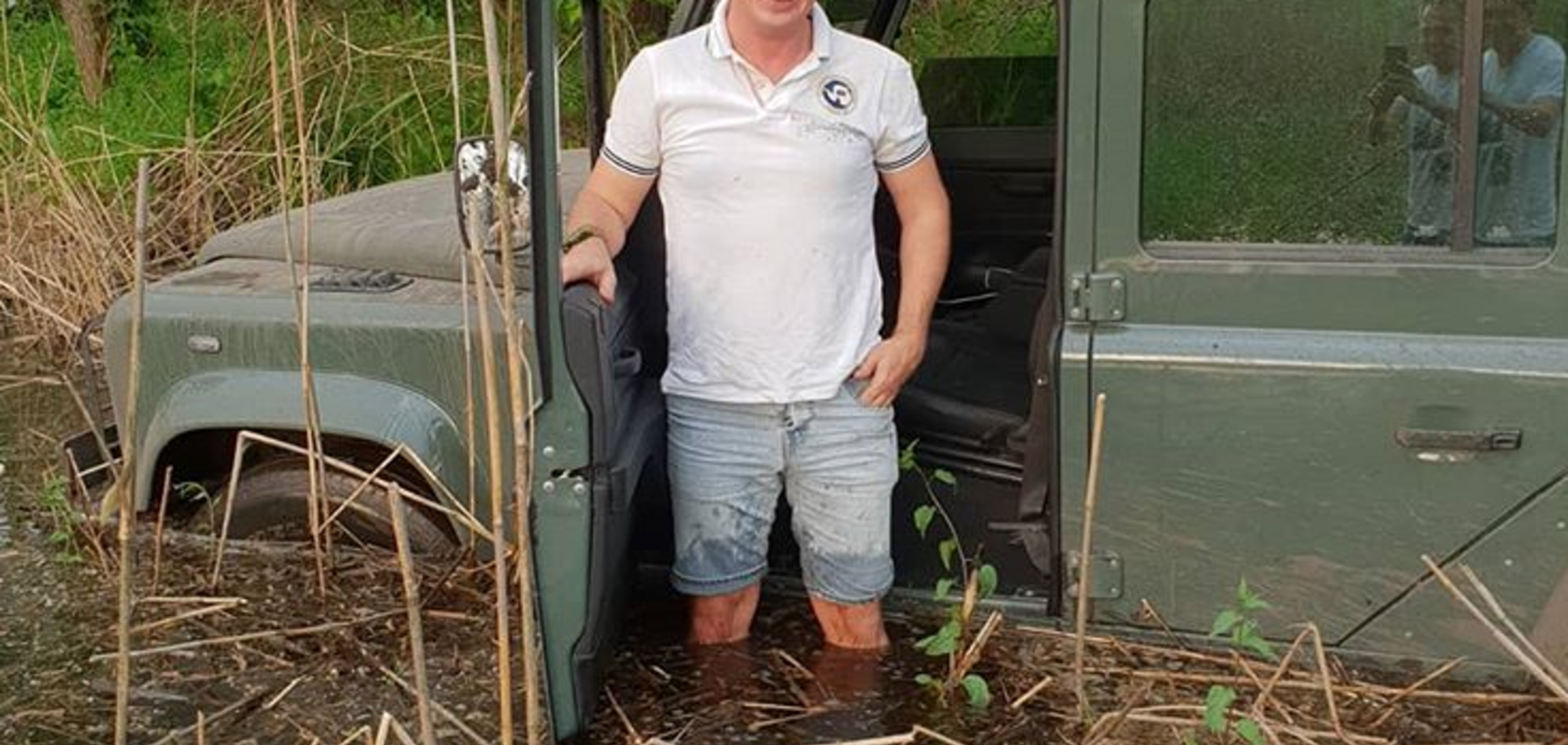 Ведучий 'Світу навиворіт' провалився в болото під Черкасами: фото, відео